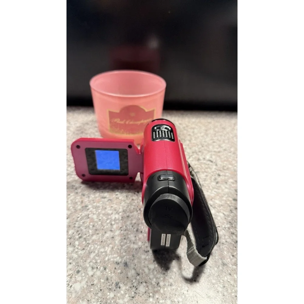 Digital Concepts Handheld Camcorder SD Removable Storage Pink Black MID0050909